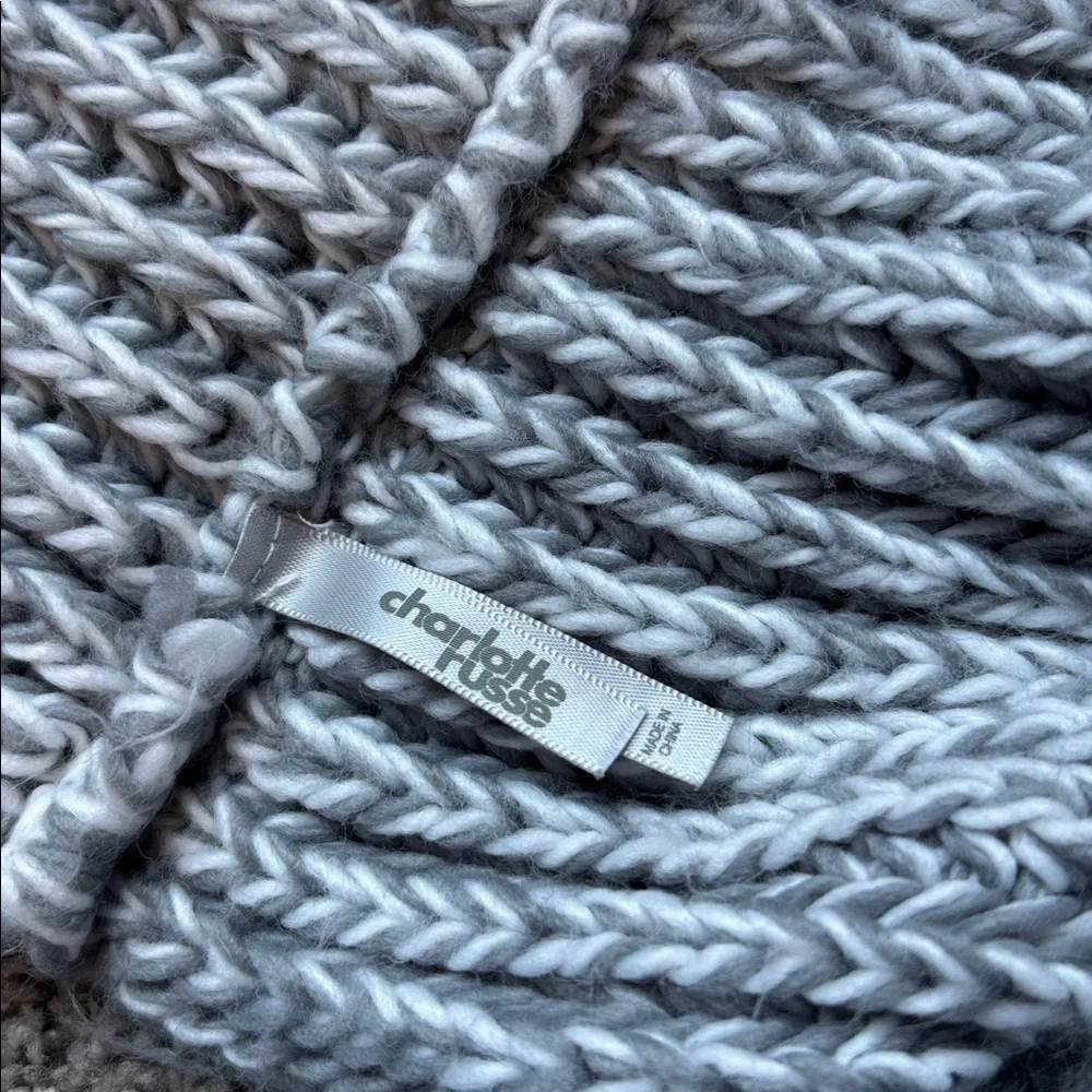 Grey & White Knitted Scarf